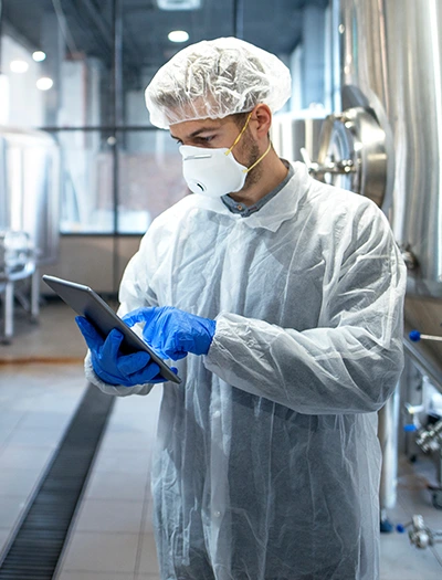 Travailleurs dans l’industrie chimique